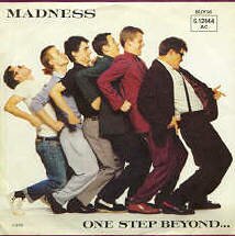 Madness ONe Step Beyond Single Schallplatte Vinyl 45rpm single record disque 45 tours disco 45 giri. Mit Bildhlle. Avec pochette originale. Con copertina Originale. Auch fr Musikbox und Jukebox geeignet.