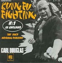 Carl Douglas - Kung Fu Fighting Single Schallplatte Vinyl 45 rpm record disque 45 tours disco singolo 45 giri mit Original Bildhlle avec pochette con copertina. Alle Singles auch fr Jukebox und Musikbox wie Wurlitzer und Seeburg verwendbar. Topzustand, Garantie. Weltweiter Versand. Finden Sie hier Ihre Wunsch-Oldies Titel, Hits von gestern und vorgestern, 70er und 80 er Jahre Top Hits.