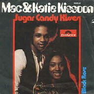 Mac and Katie Kissoon Sugar Candy Kisses Single Schallplatte Vinyl 45 rpm record disque 45 tours disco singolo 45 giri mit Original Bildhlle avec pochette con copertina. Alle Singles auch fr Jukebox und Musikbox wie Wurlitzer und Seeburg verwendbar. Topzustand, Garantie. Weltweiter Versand. Finden Sie hier Ihre Wunsch-Oldies Titel, Hits von gestern und vorgestern, 70er und 80 er Jahre Top Hits.