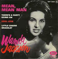 Rare Wanda Jackson EP Mean mean man. 45rpm vinyl record with picture sleeve in top condition. Schallplatte Single Vinyl 45rpm singles. Auch fr Jukebox und Musikbox wie Wurlitzer und Seeburg. Disque 45 tours avec pochette. Disco 45 giri con copertino