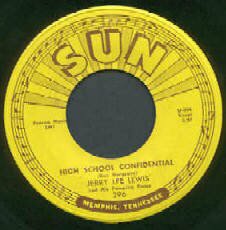 Original Sun Single. jerry lee lewis schallplatte High School Confidential. 45rpm vinyl record with picture sleeve in top condition. Schallplatte Single Vinyl 45rpm singles. Auch fr Jukebox und Musikbox wie Wurlitzer und Seeburg. Disque 45 tours avec pochette. Disco 45 giri con copertino