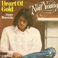 Neil Young Vinyl Single Schallplatte 'Heart of Gold'. 45 rpm record. Neil Young Schallplatten.. Neil Young vinyl records. Disqeus 33 et 45 tours Neil Young. Dischi 33 45 giri Neil Young. Skivor. Jukebox. Musikbox. Wurlitzer.