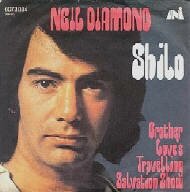 Neil Diamond 'Shilo' Vinyl Single Schallplatte. 45 rpm record. 'Song sung Blue'. I am I said. Beautiful Nosie. The Jazz Singer. Neil Diamond Schallplatten. Neil Diamond vinyl records. Dischi 33 et 45 tours Neil Diamond. Dischi 33 45 giri Neil Diamond.l skivor. Wurlitzer Jukebox. Musikbox.